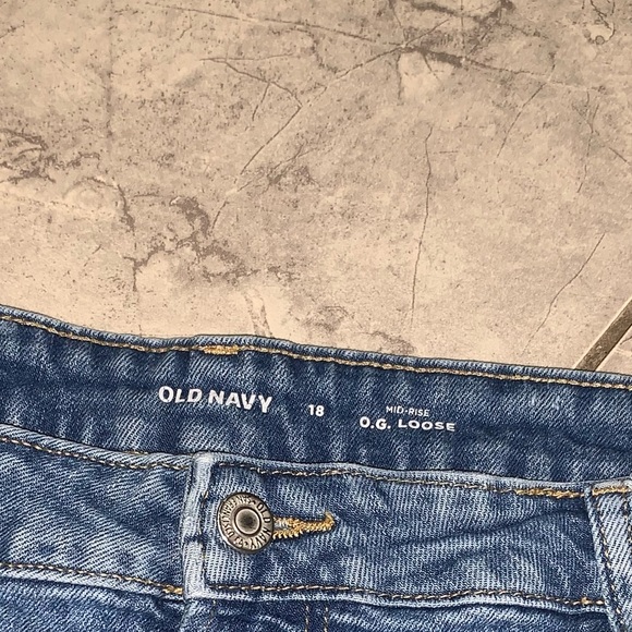 Old Navy denim shorts Mid rise OG Loose size 18 plus size - Picture 2 of 4